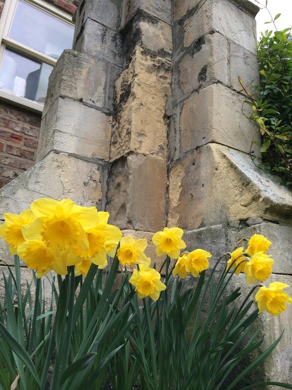 The York Priory 호텔 외부 사진