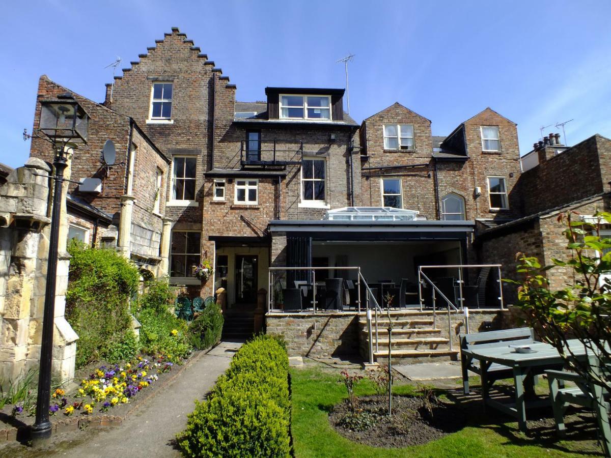 The York Priory 호텔 외부 사진
